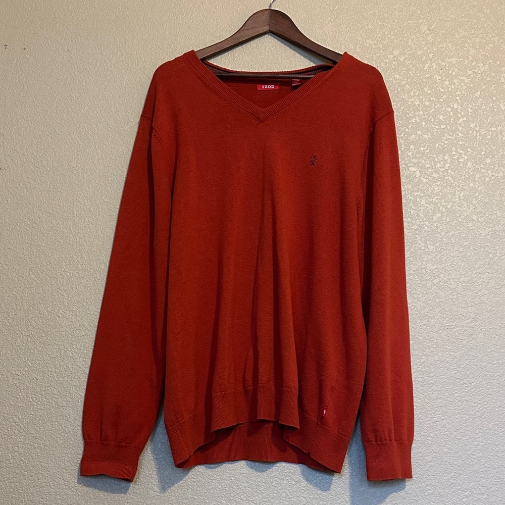 Izod Men's V-Neck Sweater in burnt orange